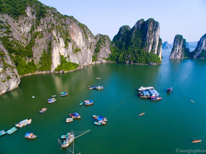 [-]Chùm[-]ảnh[-]tuyệt[-]đẹp[-]của[-]vịnh[-]Hạ[-]Long[-]nhìn[-]từ[-]trên[-]cao